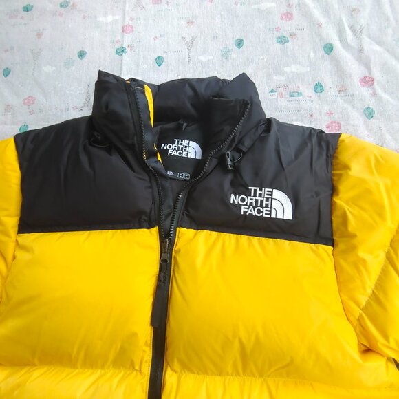 The North Face 1996 Retro Nuptse Jacket 'Summit Gold - Picture 2 of 11